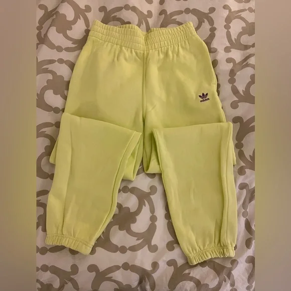 Adidas Sweatpants medium - Picture 2 of 4